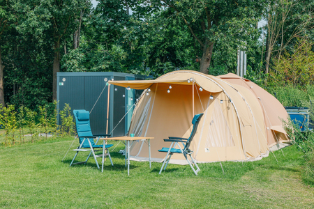 Kampeerplaats met priv&eacute; sanitair